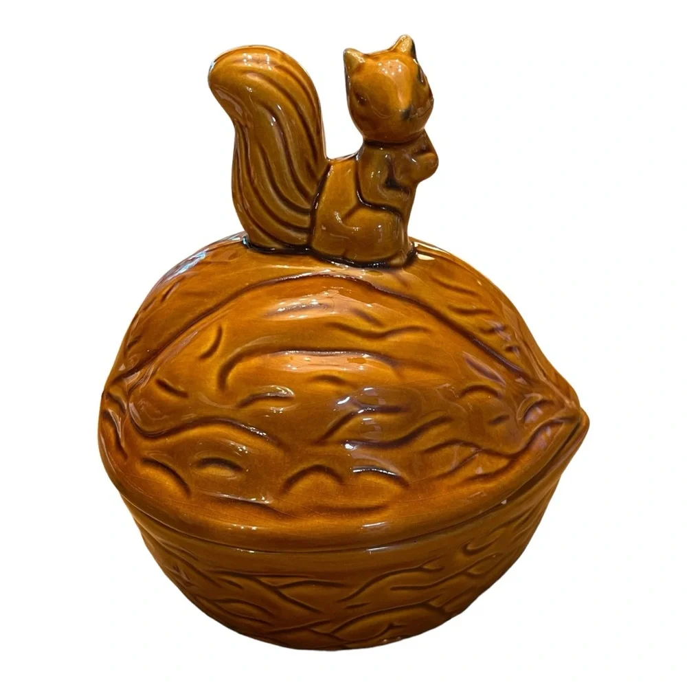 Squirrel on A Walnut VTG MCM Candy Dish Nut Dish Trinket Box R.O.C. Taiwan